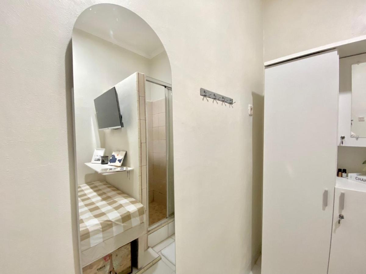Hostel Kos Awany Coliving Dżakarta Zewnętrze zdjęcie